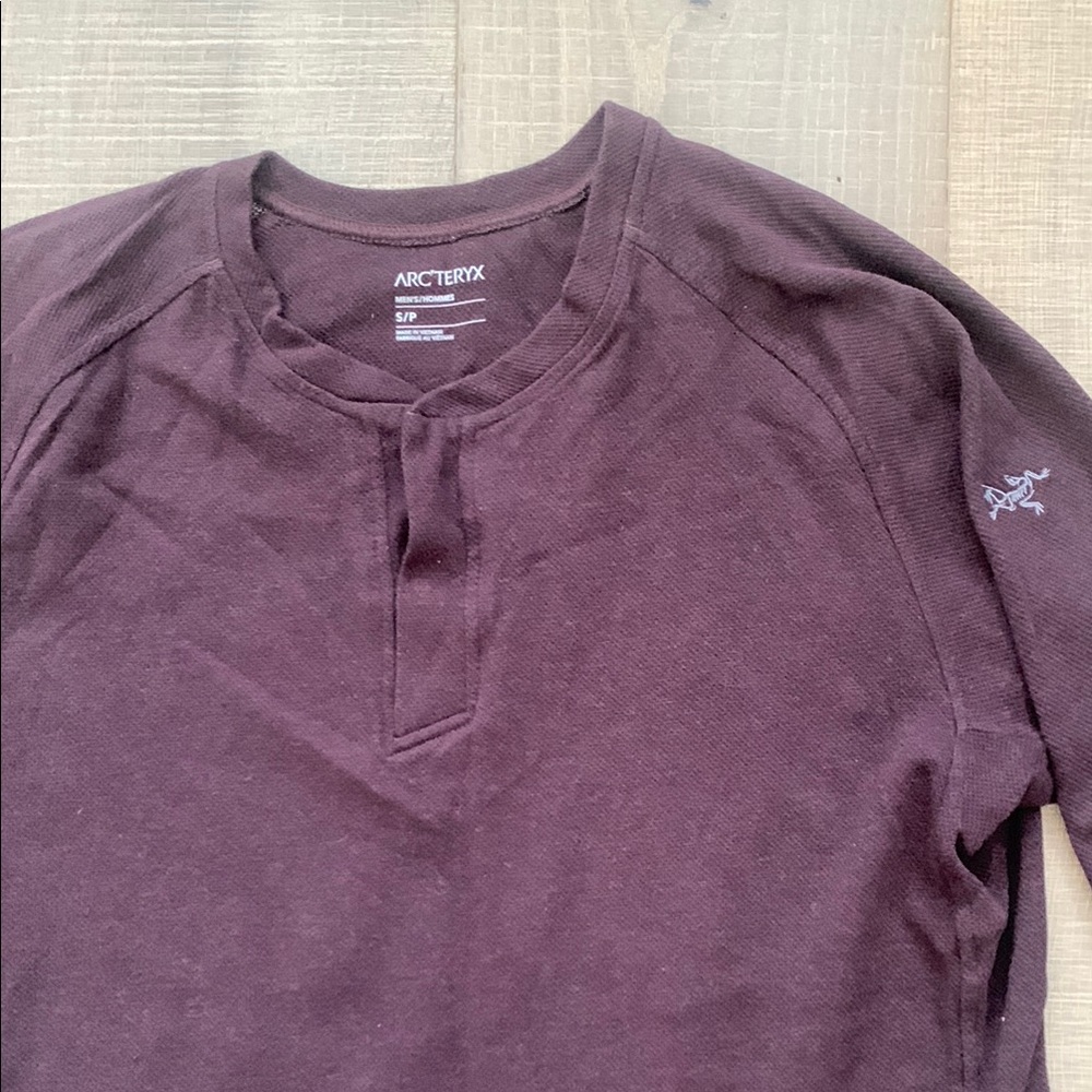 Arc'teryx Men's Burgundy Shirt